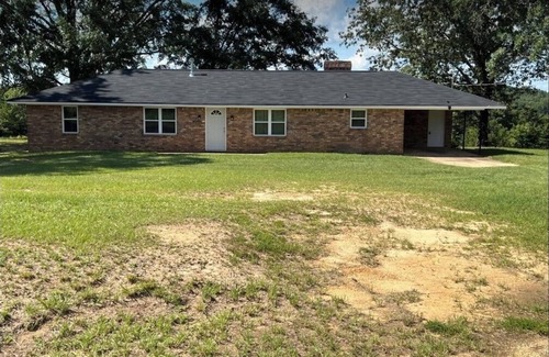 Booth House | Charming 4Bd/3Ba w/AC, WiFi, views in Prattville, 10 mi from Ray Trent Golf Crse