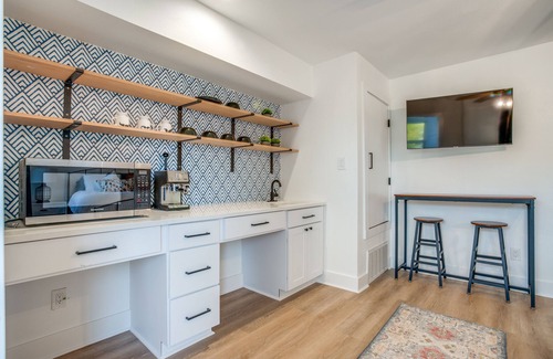 Princeton House | Charming 5 bed/3 ba Farmhouse +1bd/1ba game room + pool/hot tub w/opt event barn