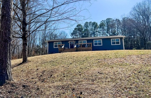 Fairview Cottage | Charming 5-bedroom cottage with AC and WiFi in Fairview