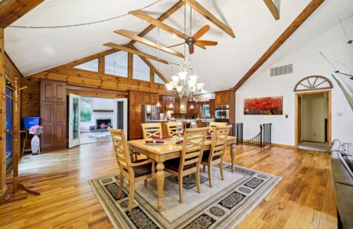 Port Tobacco Cabin | Charming 5-bedroom Tranquil Timber Lodge with swim spa Jacuzzi