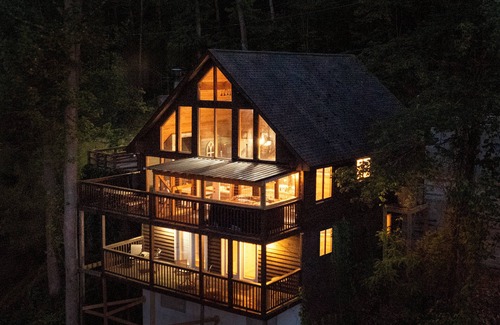 Gatlinburg Cabin | Charming 6BR Stay Steps from Downtown