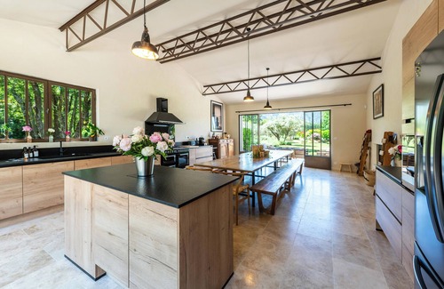 Menerbes Other | Charming 9 bedroom Bastide in Ménerbes fitness picckle ball, spa, swimming pool