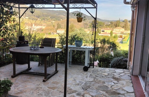 Evenos Apartment | Charming air-conditioned studio with swimming pool for 2 people