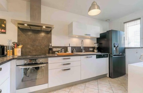 Saint-Apollinaire House | Charming air-conditioned house with garden 5 minutes from Dijon