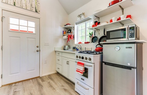 Willow Cabin | Charming Alaska Vacation Rental w/Gas Grill!