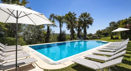 Poco Barreto Villa | Charming Algarve Villa Villa Quinta Luz 9 Bedrooms Large Pool & Snooker Table Silves