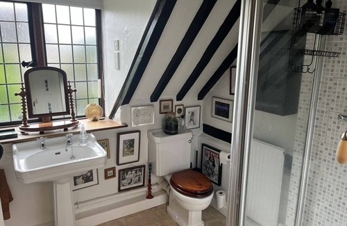 South Leigh Cottage | Charming and Characterful Cottage in Oxfordshire