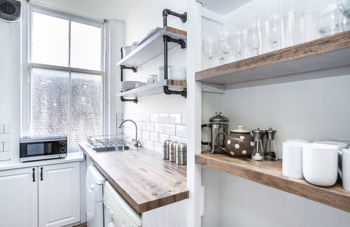 North Berwick Apartment | Charming and comfortable apartment, centrally located with easy parking access. Sleeps 4