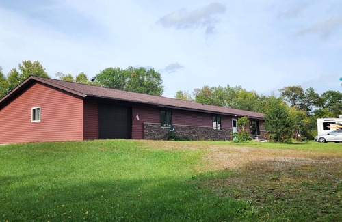 Colfax Apartment | Charming and Quiet 1-bedroom apartment in Elk Mound with AC, WiFi