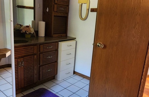 Colfax Apartment | Charming and Quiet 1-bedroom apartment in Elk Mound with AC, WiFi