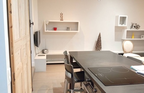 Gambetta Apartment | Charming and quiet central apartment