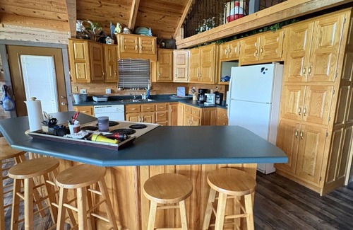 Doniphan Cabin | Charming and spacious 7-bedroom cabin with many accomodations on Current River.