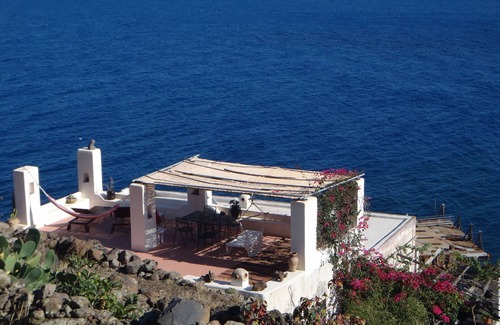 Alicudi Porto Apartment | Charming apartment 35 steps from the sea