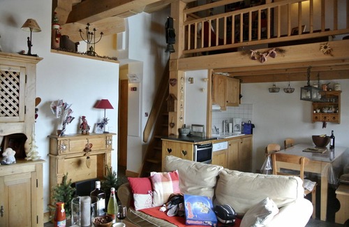 Crest-Voland Apartment | Charming apartment, 6 pers ` Savoyard style ', located at the foot of the slopes