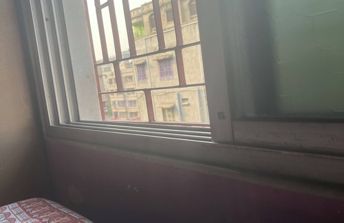 Kolkata Apartment | Charming apartment in lovely Howrah with AC