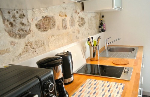Avignon City Centre Apartment | Charming apartment inside the old walls of Avignon