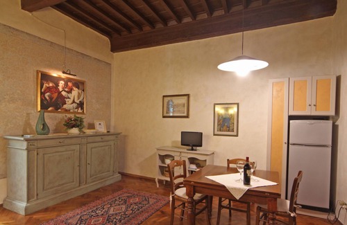 Santa Croce Apartment | Charming apartment near Ponte Vecchio Free Wi-fi, Aircond.