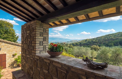 Torgiano House | Charming Apartment on the top of the hill