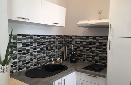 Quartier Administrations Apartment | CHARMING APARTMENT TERRACE + BALCONY IN THE HEART OF NIMES WIFI AIR CONDITIONING