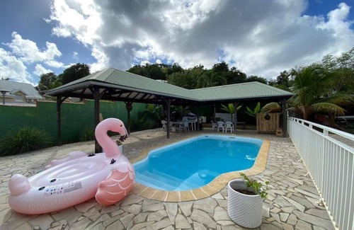 Le Robert Apartment | Charming apartment with swimming pool