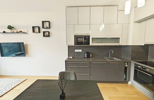 Holesovice Apartment | Charming Apartment with AC, Balcony and Parking in lovely Prague