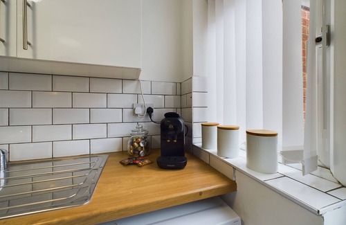 Everton House | Charming Apartments | Retreat Near City Centre & Stadiums – Perfect Location!
