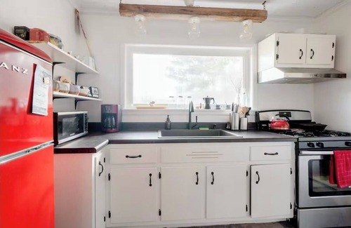 Prattsville House | Charming Ashland Cottage on 5+ acres—minutes to Windham Mountain