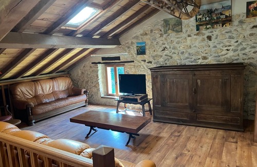 Bergouey-Viellenave House | Charming atypical mill on the banks of the Bidouze river