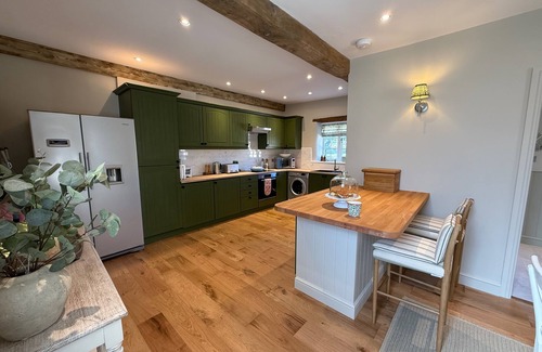 Quenington Cottage | Charming atmospheric Cotswold Cottage