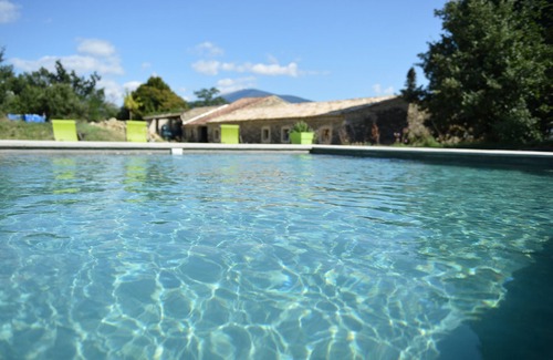 Malaucene Cottage | Charming B & B in the farm of the red bridge in Malaucène