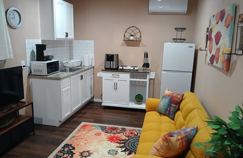 Seagoville Cottage | Charming backyard cottage in Seagoville, Texas!