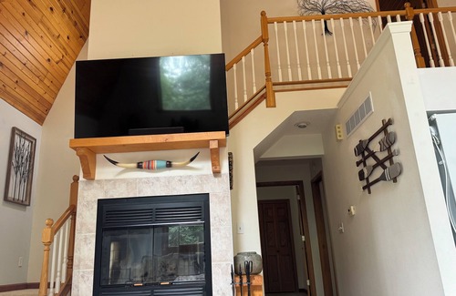 Adair House | Charming Barndominium with AC and full amenities in Colchester - 3 bedrooms