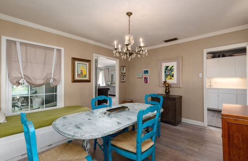 Bay Area House | Charming Bay House, Located off Ocean Dr, Porches & Large Gardens