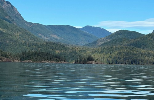 Kent Bed & Breakfast | Charming Bed & Coffee in Agassiz 10 min to Harrison Hot Springs & Harrison Lake