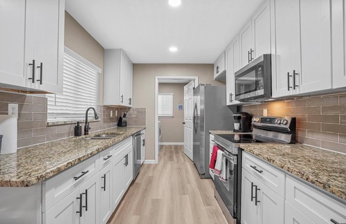 Bedford House | Charming Bedford 4BR Gameroom
