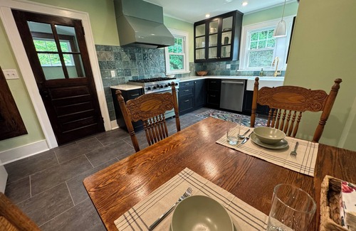 Glendale House | Charming Berkshire Farmhouse: Your Cozy Retreat Awaits!