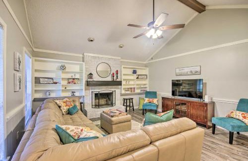 Flowood House | Charming Brandon Home with Deck, Charcoal Grill