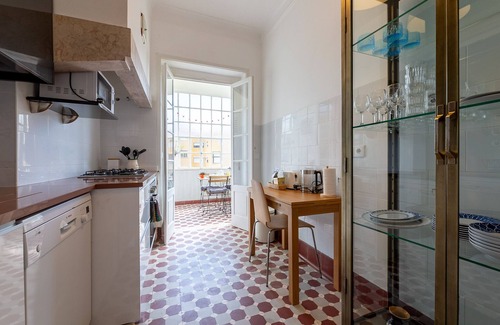 Alcantara Apartment | Charming & Bright Apartment - Arty Belém