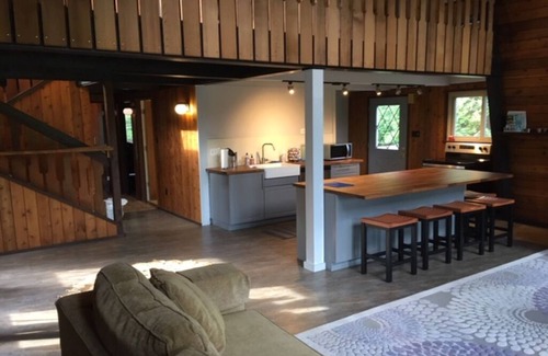Springfield House | Charming British Columbia chalet close to Yellow Springs, Clifton and Cedarville
