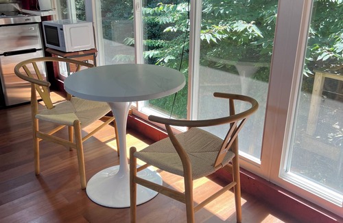 Laurel Hollow House | Charming bungalow with AC and WiFi in fantastic Cold Spring Harbor.