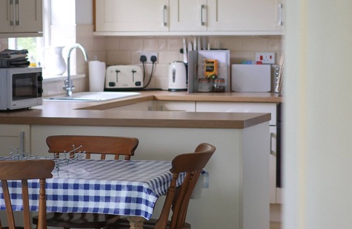 Otterton House | Charming Bungalow with countryside views, close to the South West Coast Path.