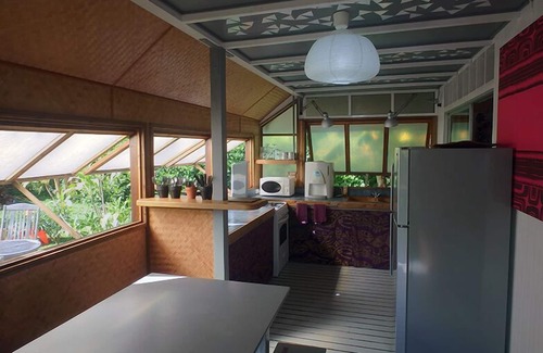 Vai'anae House | Charming bungalow in Polynesia, sleeps 5, near beach, Moorea