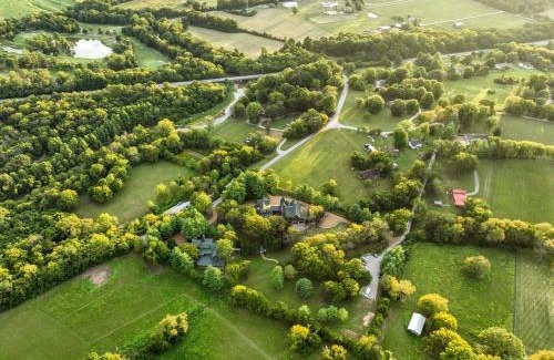 Franklin Apartment | Charming Bunkhouse at Dark Horse Estate