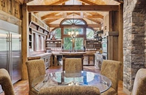 Franklin Apartment | Charming Bunkhouse at Dark Horse Estate