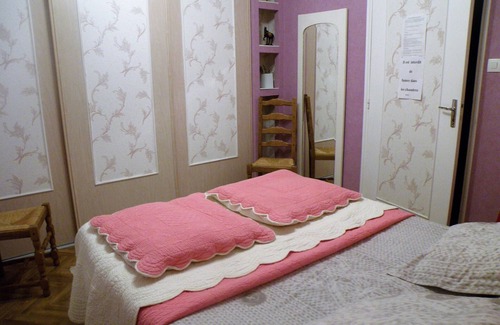 Cousances-les-Forges Bed & Breakfast | Charming Chalet with Fireplace - Pets Allowed