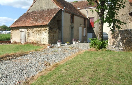Pommiers Cottage | Charming cottage in Creuse Valley with private garden and parking