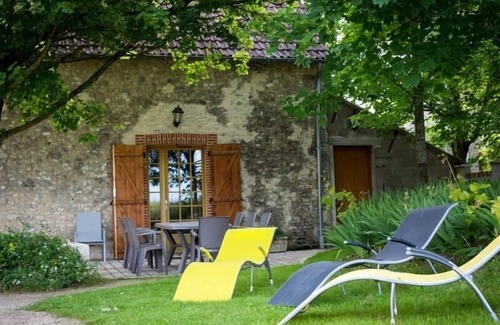 Treilles-en-Gatinais Cottage | Charming Country House near Paris - 4 Bedrooms, Garden, BBQ, Bikes Available