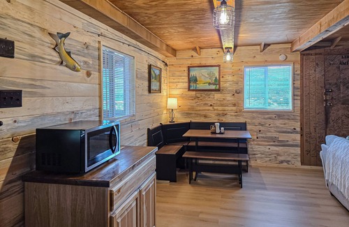Alpine Village Cabin | Charming cabin close to activities with spacious deck and great views
