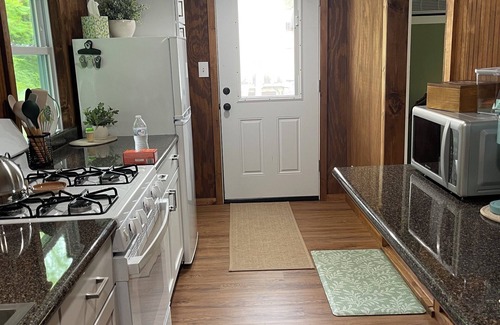 Painted Post Cabin | Charming cabin for 2 near Corning-Watkins Glen NY, quiet, great location.