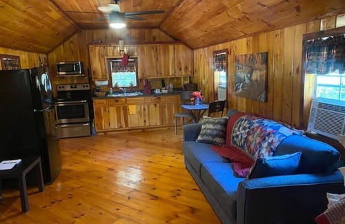 Camden Cabin | Charming Cabin near Kentucky LK
